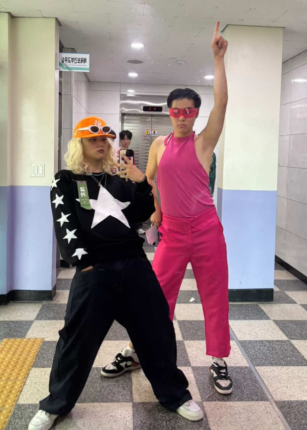 의정부고 졸업사진에 등장한 쿄카. 의정부고학생자치회 공식 sNS캡처