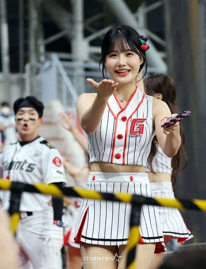 [한번에쓱]'자  갈매기들 다들 일어날 시간!' 최홍라