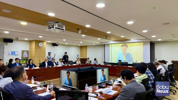 24일 국회 의원회관 제8간담회실에서 '인구감소시대, 노동시장 전략과 대응방안' - 제2차 인구미래포럼이 열리고 있다. ⓒ서영교 의원실