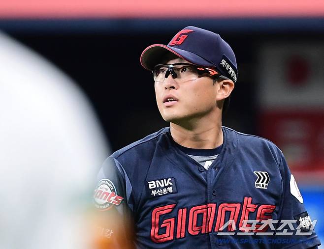 23일 서울 고척스카이돔에서 열린 키움과 롯데의 주중 3연전 두 번째 경기. 6회 투구를 마치고 마운드를 내려오는 롯데 박세웅. 고척=송정헌 기자songs@sportschosun.com/2025.07.23/