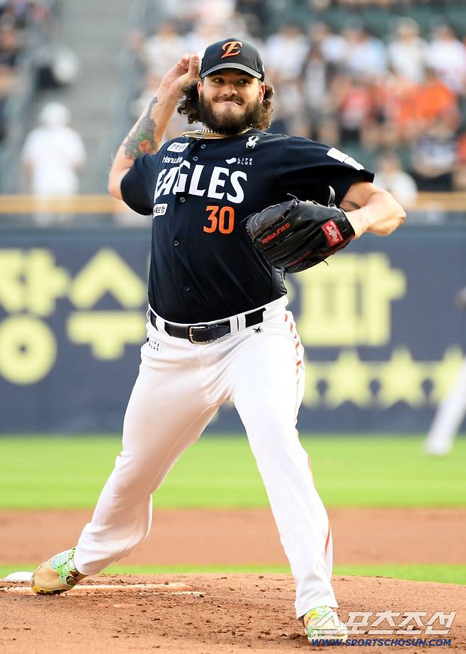 24일 잠실구장에서 열린 두산 베어스와 한화 이글스의 경기. 한화 폰세가 역투하고 있다. 잠실=박재만 기자 pjm@sportschosun.com/2025.07.24/