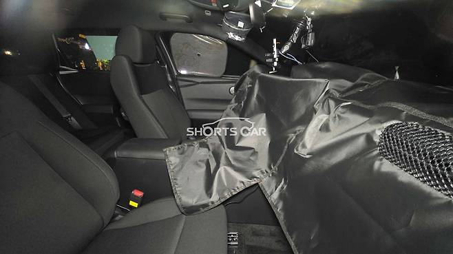 현대차 '아반떼 풀체인지' 실내 (출처 : 숏카)