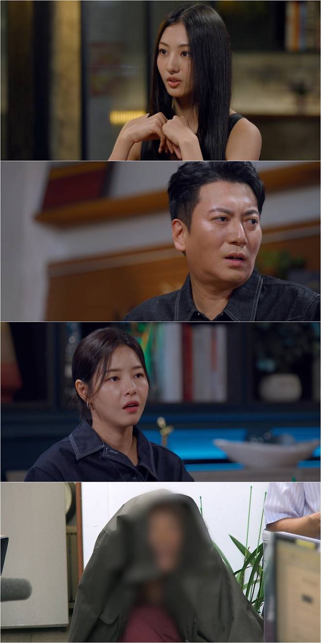 24일 방송 예정인 SBS ‘꼬리에 꼬리를 무는 그날 이야기’(꼬꼬무)는 ‘그를 만나면 사라진다’는 부제로, 강화도에서 13년간 이어진 의문의 실종 및 사망 사건을 집중 조명한다. 프로그램은 피해자들이 사라지기 전 마지막으로 만난 공통 인물인 ‘강화도 땅 부자’ 권 씨를 중심으로 스토리를 전개하며, 그가 연루된 총 네 건의 사건을 차례로 추적한다. 실종된 직원, 야산에서 발견된 시신, 갈등 끝에 벌어진 죽음까지 이어지는 정황 속에서 권 씨는 매번 유력 용의자로 지목되었으나 결정적인 증거 부족으로 처벌을 피해왔다. 이번 방송에서는 권 씨의 섬뜩한 행적과 실제 CCTV 영상, 그리고 그가 남긴 모순된 진술 등을 공개하며 미스터리의 진실에 다가갈 예정이다. ‘꼬리에 꼬리를 무는 그날 이야기 시즌3 (꼬꼬무)’는 역사의 이면에 숨겨진 놀라운 사건과 이야기들을 깊이 있게 조명하는 프로그램이며, 매회 흥미진진한 스토리를 통해 시청자들에게 과거의 중요한 순간들을 되새기게 한다. 배우 장도연, 장현성, 장성규가 진행을 맡아 각기 다른 매력과 개성으로 이야기를 풀어나간다