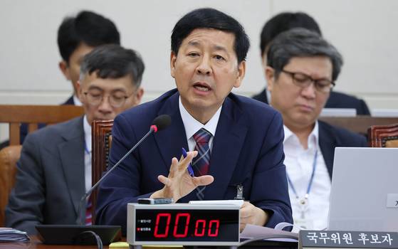 구윤철 경제부총리 겸 기획재정부 장관이 지난 17일 국회 기획재정위원회에서 열린 인사청문회에서 의원들 질의에 답하고 있다. 임현동 기자