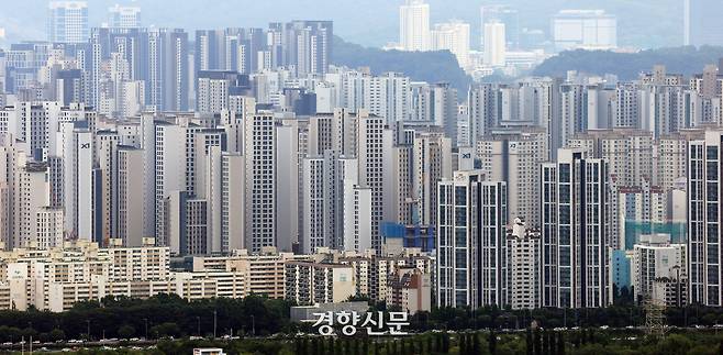 지난 6월29일 서울 남산 간이전망대에서 바라 본 강남 일대의 아파트 단지. 서성일 선임기자