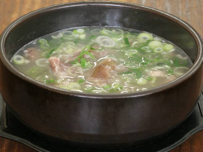 Seollongtang (Oegojip Seolleongtang)