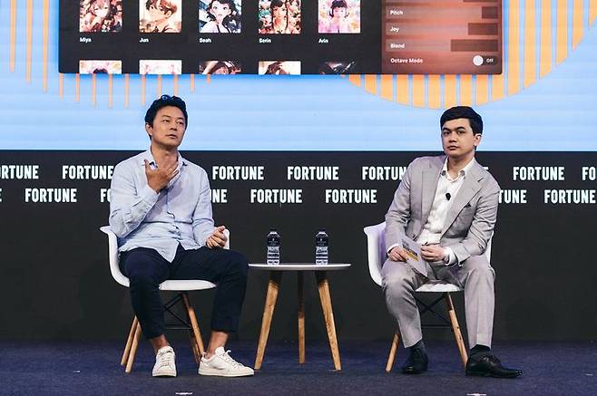 이교구(왼쪽) 수퍼톤 대표가 23일 싱가포르에서 열린 '브레인스톰 AI 싱가포르'에서 모더레이터이자 포춘 아시아 에디터인 니콜라스 고든과 대담하고 있다. (사진=수퍼톤 제공) *재판매 및 DB 금지