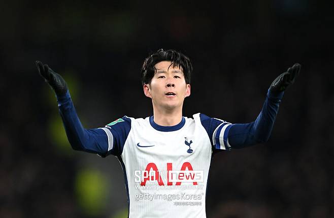 ▲ 유럽 내에서 공신력이 높은 편에 속하는 글로벌 매체 '디 애슬레틱'은 24일(한국시간) "로스엔젤레스FC(LAFC)는 올여름 이적시장에서 토트넘 홋스퍼의 스타 손흥민을 노리고 있다. 손흥민을 향한 LAFC의 관심은 이전에도 보도된 적이 있다. 이제 그들은 손흥민의 영입을 강력히 추진하고 있다. LAFC는 손흥민을 설득할 수 있을 것이라 생각한다"라고 전했다.