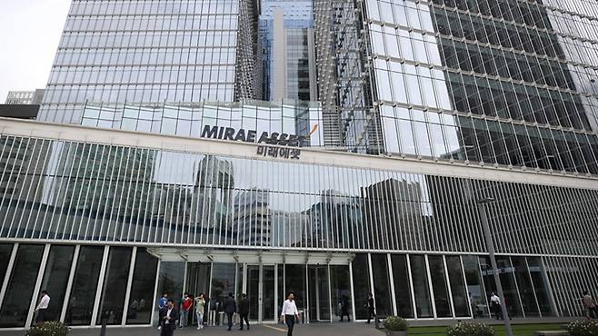 미래에셋자산운용의 TIGER 200 ETF가 코스피200 추종 ETF 가운데 수익률 1위를 기록 중이다.[사진｜연합뉴스]