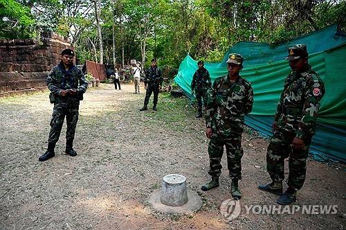 지난 3월 당시 태국군과 캄보디아군 [AFP 연합뉴스. 재판매 및 DB 금지]