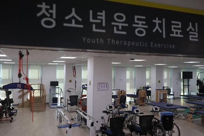 총파업으로 재활치료가 중단된 대전공공어린이재활병원의 치료실 모습. 환자와 치료사 없이 기구들만 놓여 있다.&nbsp; (사진=임병안 기자)