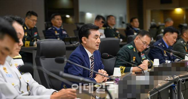 안규백 국방부 장관이 25일 합참 전투통제실에서 전군주요지휘관회의를 주관하고 있다. (사진=국방부)