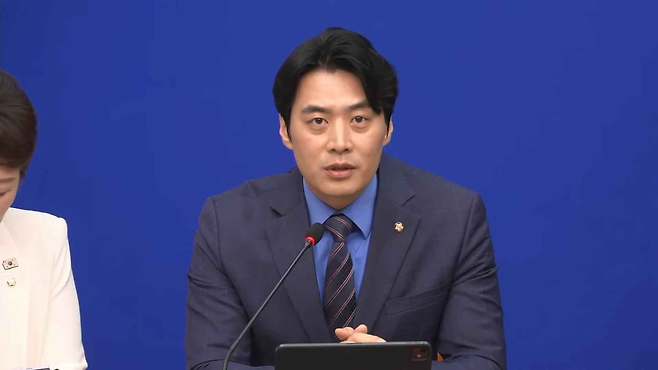 사진출처 : 더불어민주당