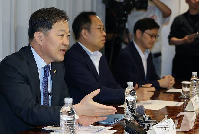 25일 오전 서울 중구 더플라자호텔에서 열린 수련협의체 제1차 회의에서 이형훈 보건복지부 2차관이 모두발언을 하고 있다. 2025.7.25/뉴스1 ⓒ News1 오대일 기자