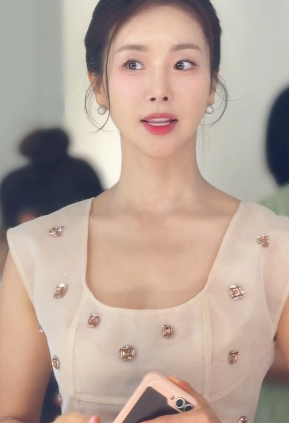 꾸미지 않아도 청초한 아름다움… ‘청초감’ 한다감의 근황 (사진 출처 : 한다감 SNS)