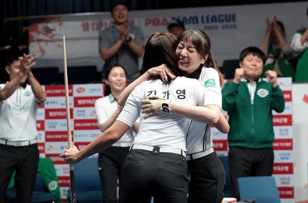 하나카드의 김가영과 사카이 아야코. PBA 제공