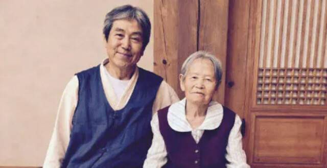 이해학(80) 전 주민교회 원로목사(왼쪽). 한겨레 자료사진