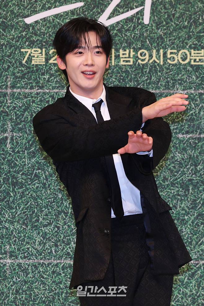 배우 김요한이 25일 오후 서울 서울 양천구 목동 SBS에서 열린 SBS 금토드라마 '트라이: 우리는 기적이 된다' 제작발표회에 참석해 포토타임을 갖고 있다. '트라이: 우리는 기적이 된다'는 예측불허 괴짜감독 주가람(윤계상 분)과 만년 꼴찌 한양체고 럭비부가 전국체전 우승을 향해 질주하는 코믹 성장 스포츠 드라마. 오늘 밤 9시 50분 첫 방송. 서병수 기자 qudtn@edaily.co.kr /2025.07.25/