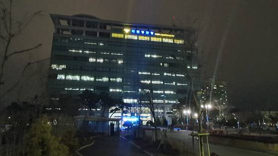 대전경찰청은 아내의 신체를 촬영한 뒤 SNS 등에 유포한 혐의를 받고 있는 국민의힘 대전시당 당직자 A씨를 조사 중이다. 신진호 기자