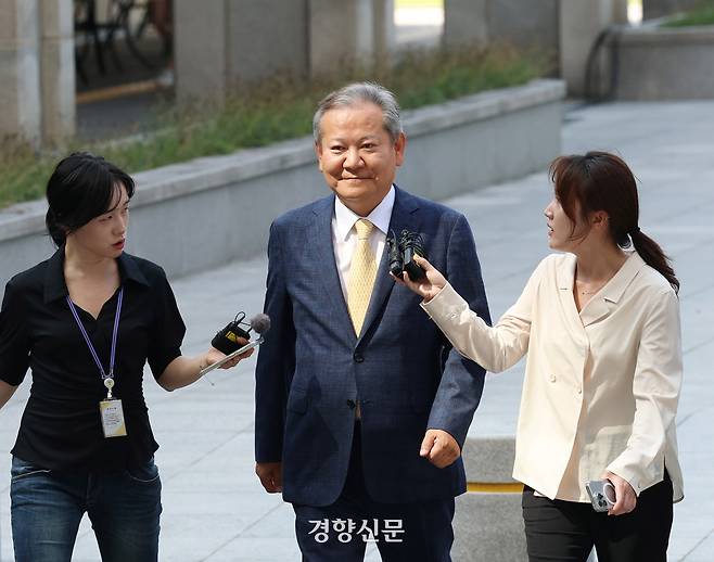 이상민 전 행정안전부 장관이 25일 내란특검 사무실이 있는 서울 서초구 서울고검에 조사를 받기 위해 출석하고 있다. 정효진 기자