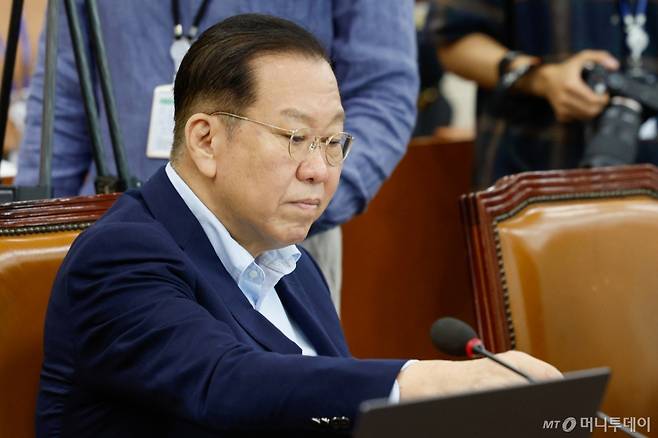 권영세 국민의힘 의원이 9일 오전 서울 여의도 국회에서 열린 제427회국회(임시회) 기획재정위원회 제1차 전체회의에 자리하고 있다. 2025.7.9/뉴스1  Copyright (C) 뉴스1. All rights reserved. 무단 전재 및 재배포,  AI학습 이용 금지.
