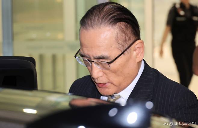 [인천공항=뉴시스] 관세 협상 등 한미 양국 간 현안 논의를 위해 미국을 방문한 위성락 국가안보실장이 24일 오후 인천국제공항 제2터미널을 통해 귀국하고 있다. (공동취재) 2025.07.24.