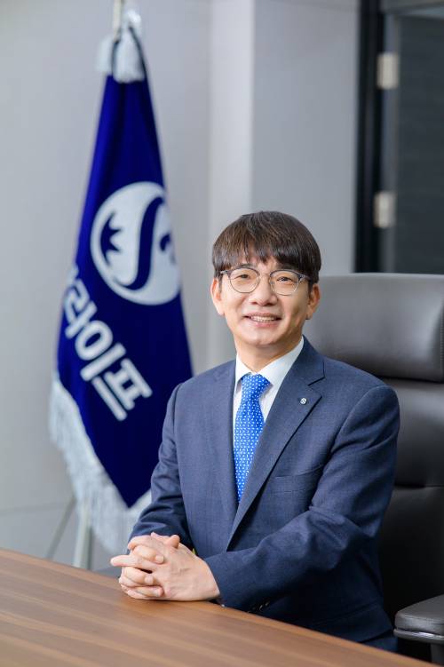 신한라이프가 올 상반기 신한카드에 순이익 부문에서 1.4배 높은 수치를 기록했다./사진=신한라이프
