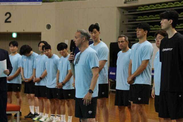 우리카드 마우리시오 파에스 감독/우리카드