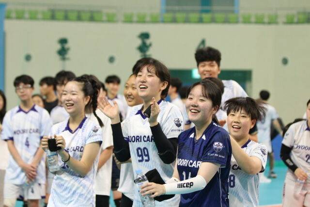 배구캠프에 참여한 유소년 선수들/우리카드