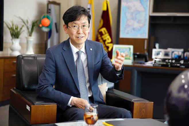 김종덕 한국수산자원공단 이사장은 지난 21일 헤럴드경제와의 인터뷰에서 어업인이 체감할 수 있는 실질적인 성과를 창출하겠다고 말했다. [한국수산자원공단 제공]