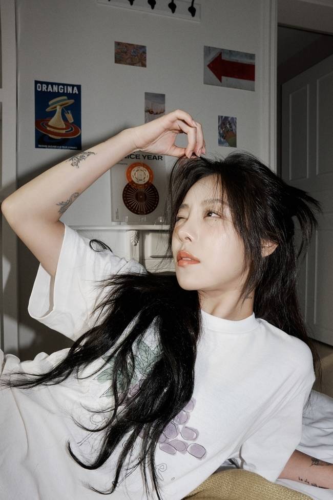 위드어스엔터테인먼트 제공