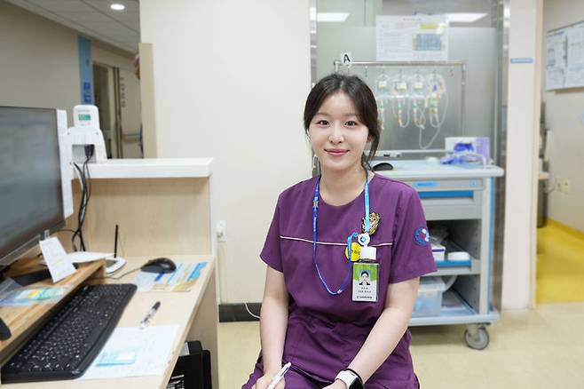 [부산=뉴시스] 동아대학교 간호사 박지윤(20대·여)씨. (사진=동아대병원 제공) 2025.07.25. photo@newsis.com *재판매 및 DB 금지