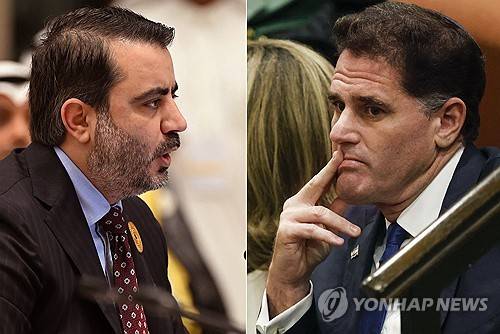 파리서 만난 아사드 알샤이바니 시리아 외무장관(왼쪽)과 론 더머 이스라엘 전략담당장관 [AFP 연합뉴스 자료사진. 재판매 및 DB 금지]