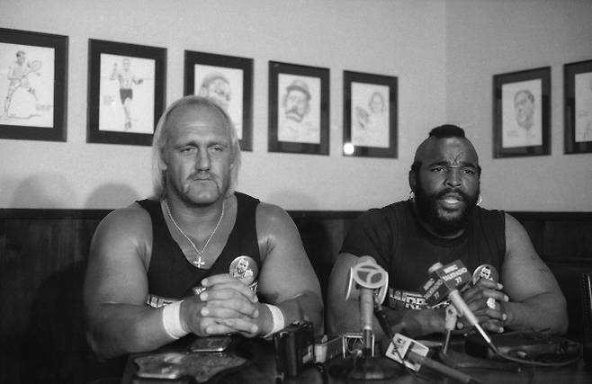 프로레슬러 헐크 호건이 1985년 3월 18일(현지시간) 미국 뉴욕 매디슨 스퀘어 가든에서 열린 기자회견에서 참석하고 있다. AP 연합뉴스