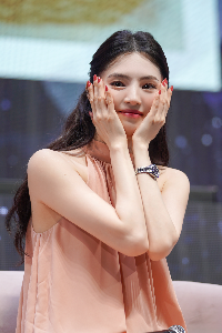 한소희. 오메가(OMEGA).