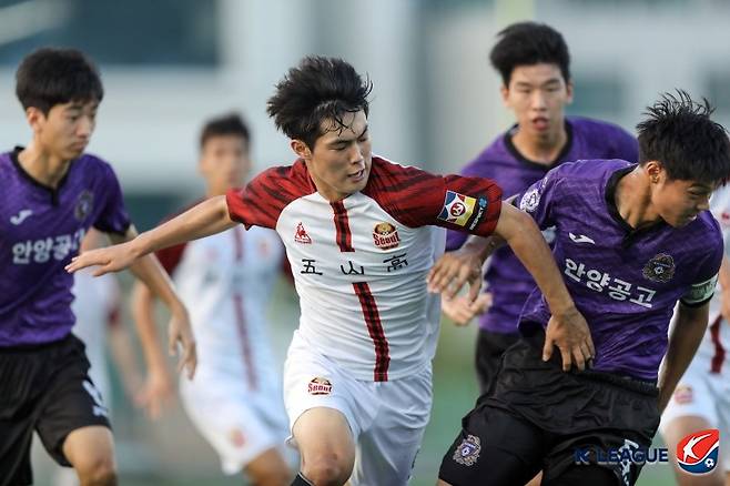 Kang Sung -jin during the Seoul Youth Osan High School. He made his professional debut in Seoul through the Jun Pro contract through Osan Jung-Osan High School. /Photo = Korean Professional Football Federation Provided