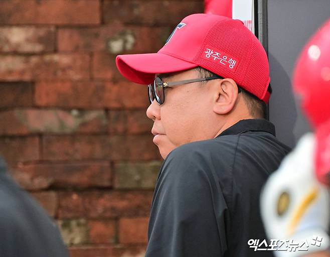 이범호 감독이 이끄는 KIA 타이거즈가 지난 24일 LG 트윈스와의 광주 홈 경기에서 패배, 2013년 이후 12년 만에 LG 상대 홈 3연전 스윕패로 고개를 숙였다. 사진 엑스포츠뉴스 DB