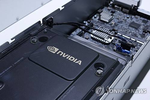 엔비디아의 GH200 서버 내부의 모습. [EPA 연합뉴스 자료사진. 재배부 및 DB 금지]