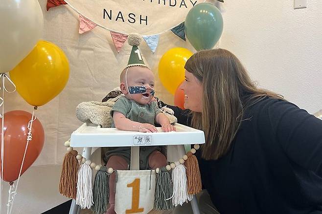 지난해 7월 5일 임신 21주에 태어난 조산아 내쉬 킨이 무사히 생존해 돌을 맞았다. 기네스 세계 기록