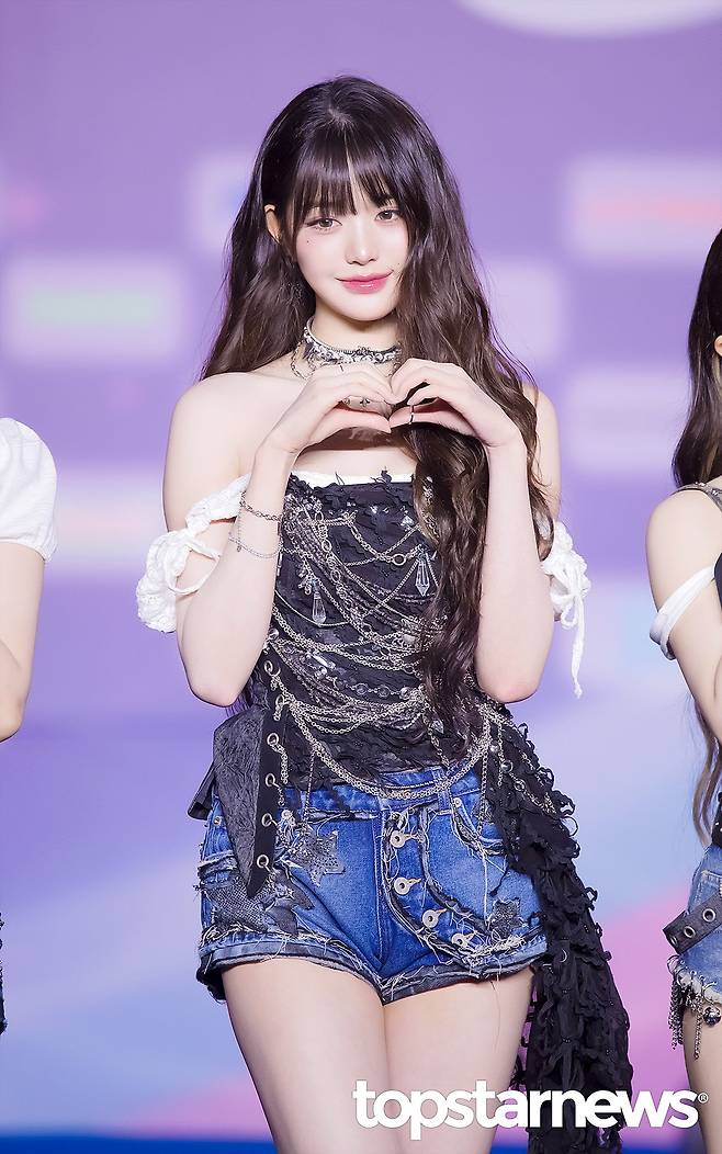 7.jpg 오늘자 SBS 가요대전 썸머 블루카펫 아이브 장원영