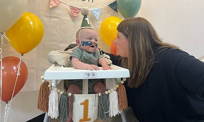 첫 생일을 맞은 아기 내시 킨. 기네스 월드 레코드 누리집 갈무리