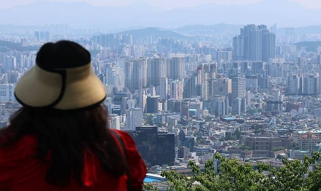 서울 남산에서 바라본 시내 아파트 단지 모습. 사진=뉴스1