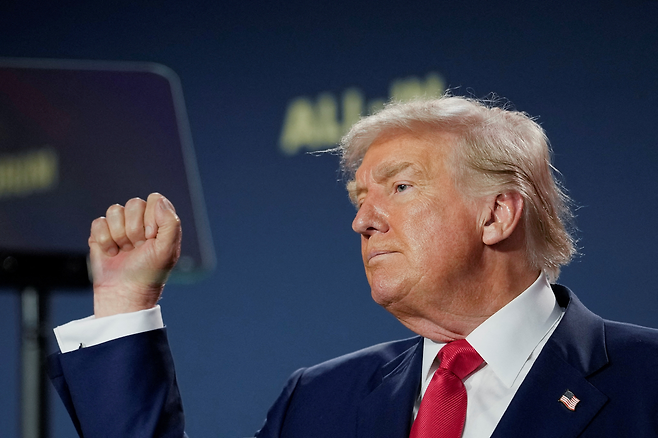 도널드 트럼프 미국 대통령이 23일(현지시간) 워싱턴 DC에서 열린 행사에 참석하고 있다. [로이터]