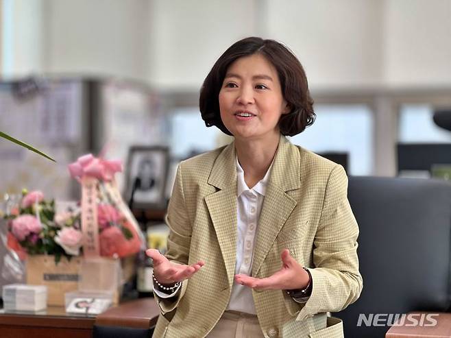 [부산=뉴시스] 원동화 기자 = 김효정 부산시의원이 지난 8일 뉴시스와 만나 인터뷰를 하고 있다. 2024.07.09. dhwon@newsis.com