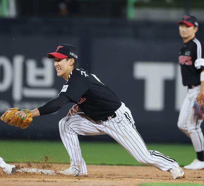 LG 구본혁(왼쪽). 사진제공｜LG 트윈스