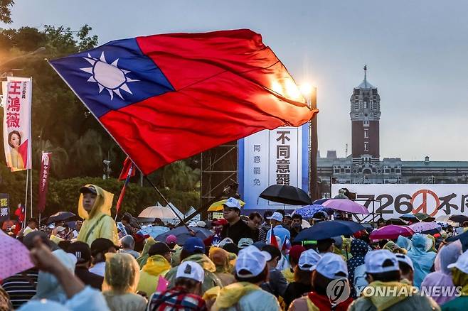 대만 야당 의원 소환투표에 반대하는 국민당 지지자들의 집회 모습 [AFP 연합뉴스 자료사진. 재판매 및 DB 금지]
