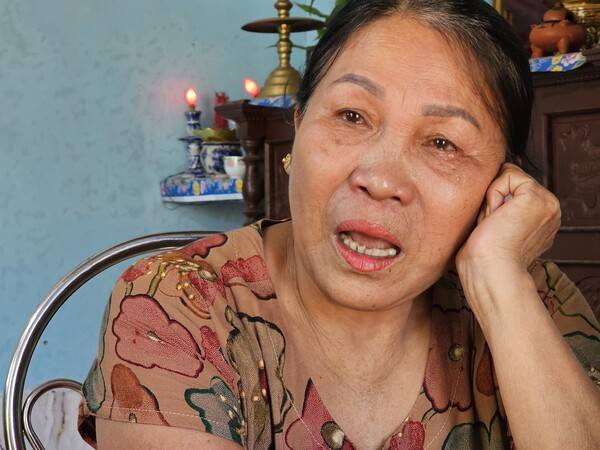 응우옌티본 씨가 지난 4일 오전 베트남 하미마을에서 겪은 민간인 학살 사건 당일 기억을 설명하고 있다. /최석환 기자