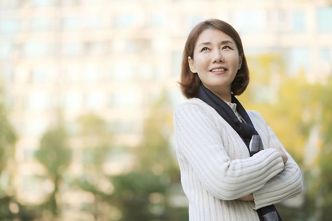 폐경을 앞둔 여성의 40%가 얼굴이 후끈거리고 밤에 땀을 흘리는 증상(혈관운동증상)을 겪는다. 이를 방치하면 수면장애 우울증 심혈관병 위험이 높아진다.[사진=클립아트코리아]