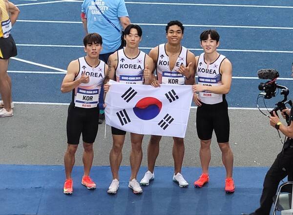 '2025 독일 라인-루르 세계대학경기대회(유니버시아드)'에 출전 중인 남자 400m 계주팀. /사진=대한육상연맹