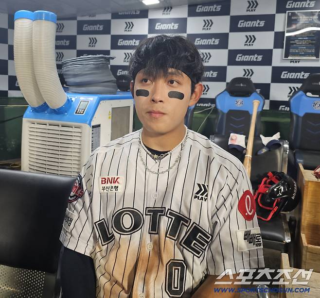 인터뷰에 임한 황성빈. 김영록 기자